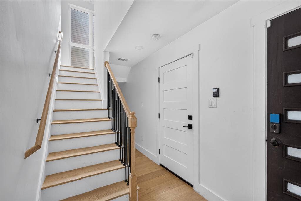 2349 N Carroll Avenue, Dallas, TX 75204