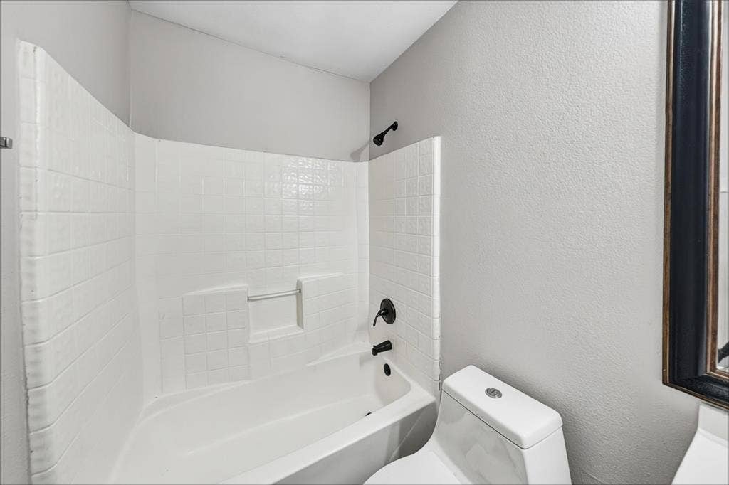 128 Annette Street, Lancaster, TX 75146