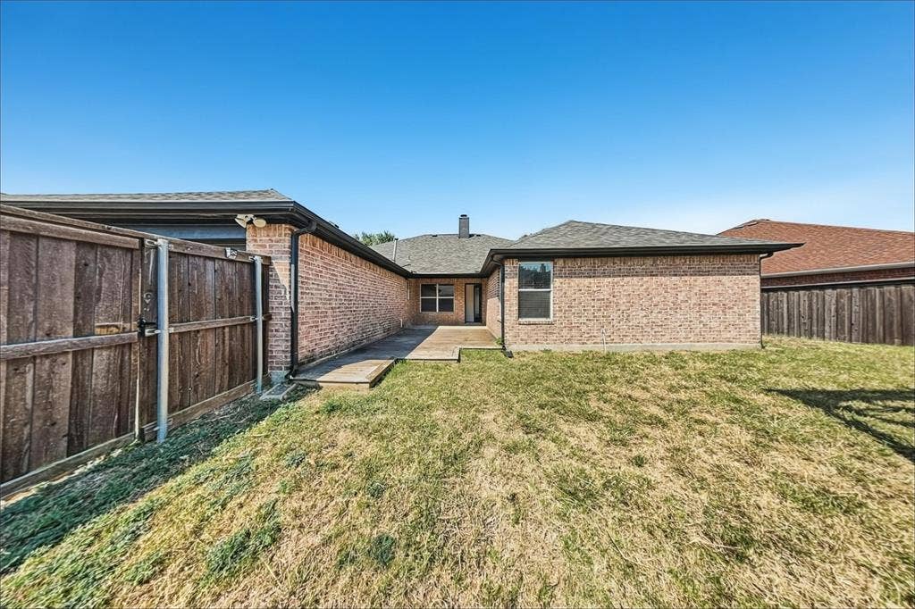 128 Annette Street, Lancaster, TX 75146