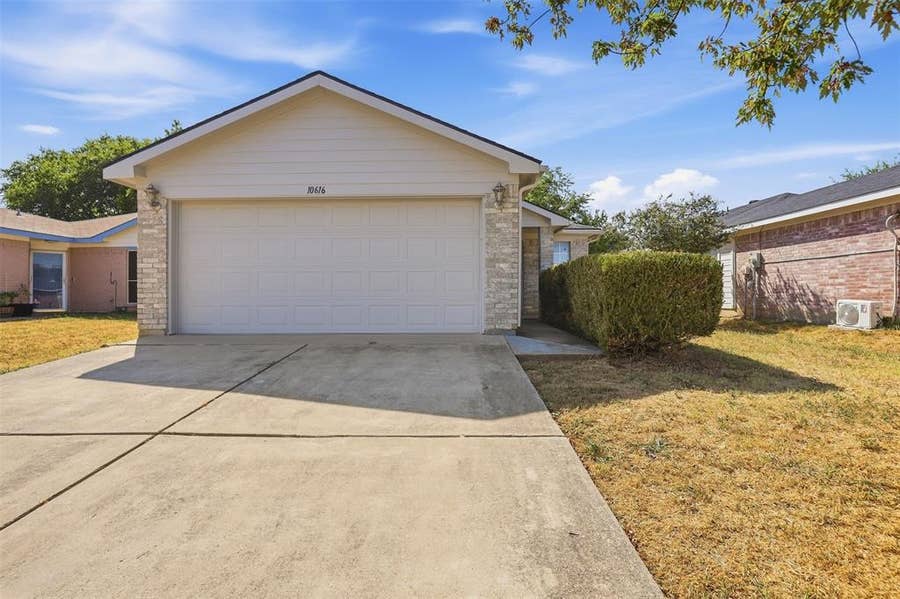 Property photo for 10616 Shadywood Drive, Fort Worth, TX