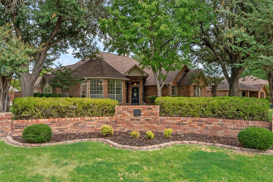 Property photo for 2421 E Windsor Drive, Denton, TX