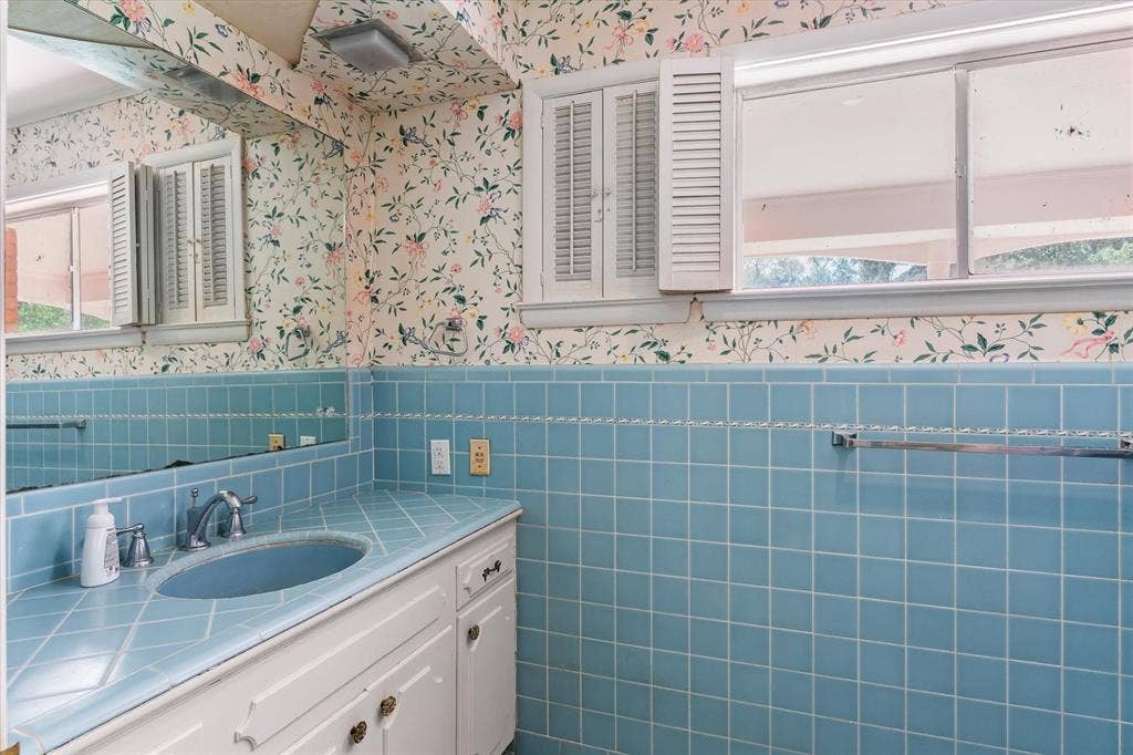 609 E Dewey Street, Malakoff, TX 75148 609 E Dewey Street, Malakoff, TX 75148