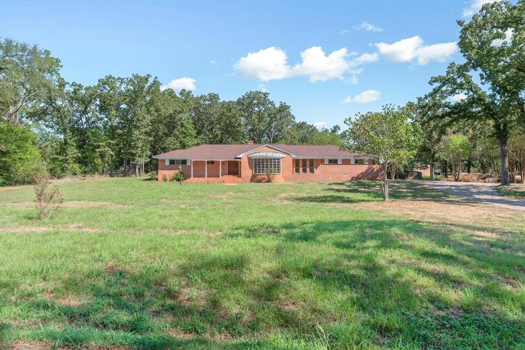 609 E Dewey Street, Malakoff, TX 75148 609 E Dewey Street, Malakoff, TX 75148