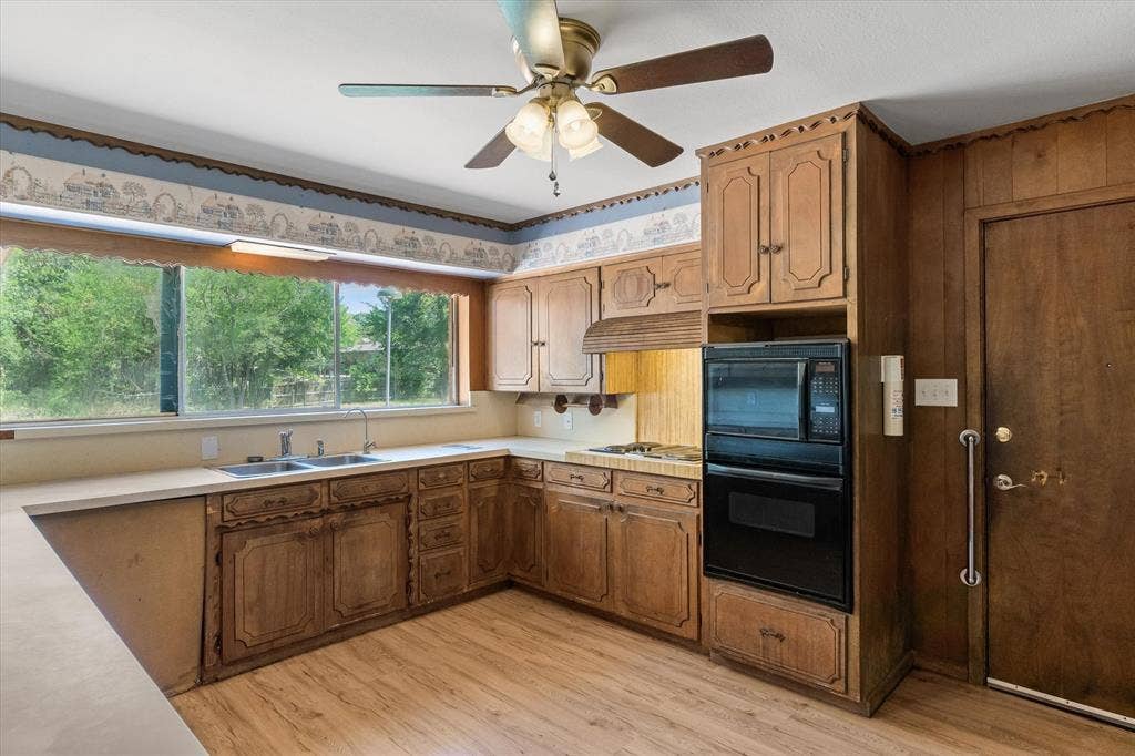 609 E Dewey Street, Malakoff, TX 75148 609 E Dewey Street, Malakoff, TX 75148