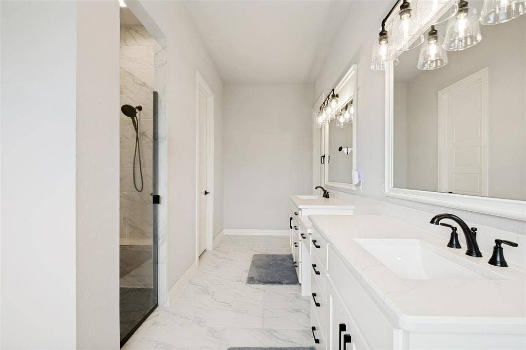 5850 Harper Drive, Midlothian, TX 76065
