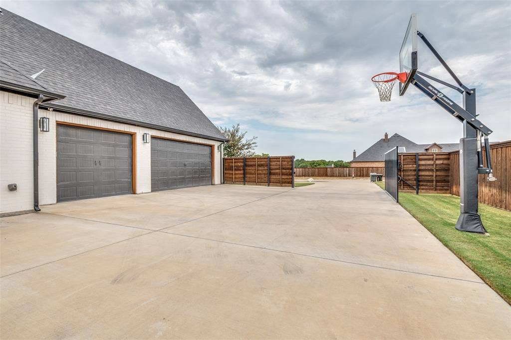 5850 Harper Drive, Midlothian, TX 76065