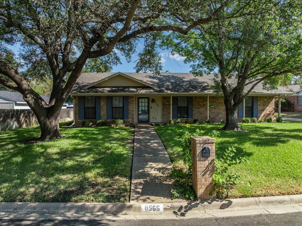 8565 Briargrove Drive, Woodway, TX 76712 8565 Briargrove Drive, Woodway, TX 76712