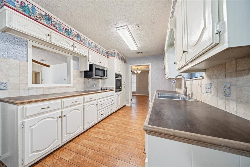 8565 Briargrove Drive, Woodway, TX 76712 8565 Briargrove Drive, Woodway, TX 76712