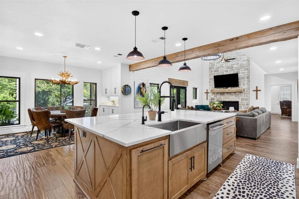6400 Lake Oaks Circle, Fort Worth, TX 76108 6400 Lake Oaks Circle, Fort Worth, TX 76108