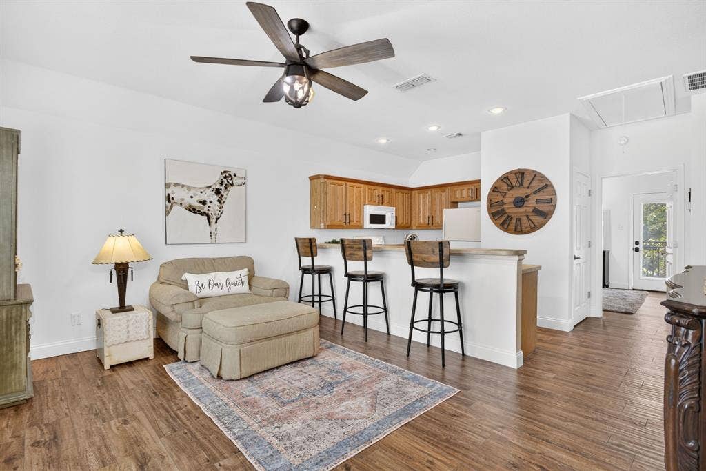 6400 Lake Oaks Circle, Fort Worth, TX 76108 6400 Lake Oaks Circle, Fort Worth, TX 76108