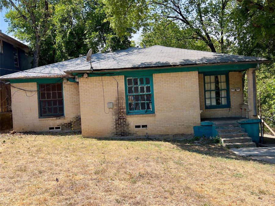 Property photo for 1323 S Denley Drive, Dallas, TX