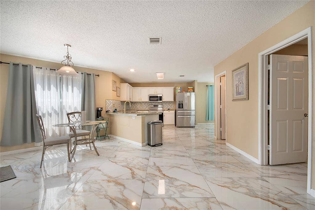 6659 Leaning Oaks Street, Dallas, TX 75241 6659 Leaning Oaks Street, Dallas, TX 75241
