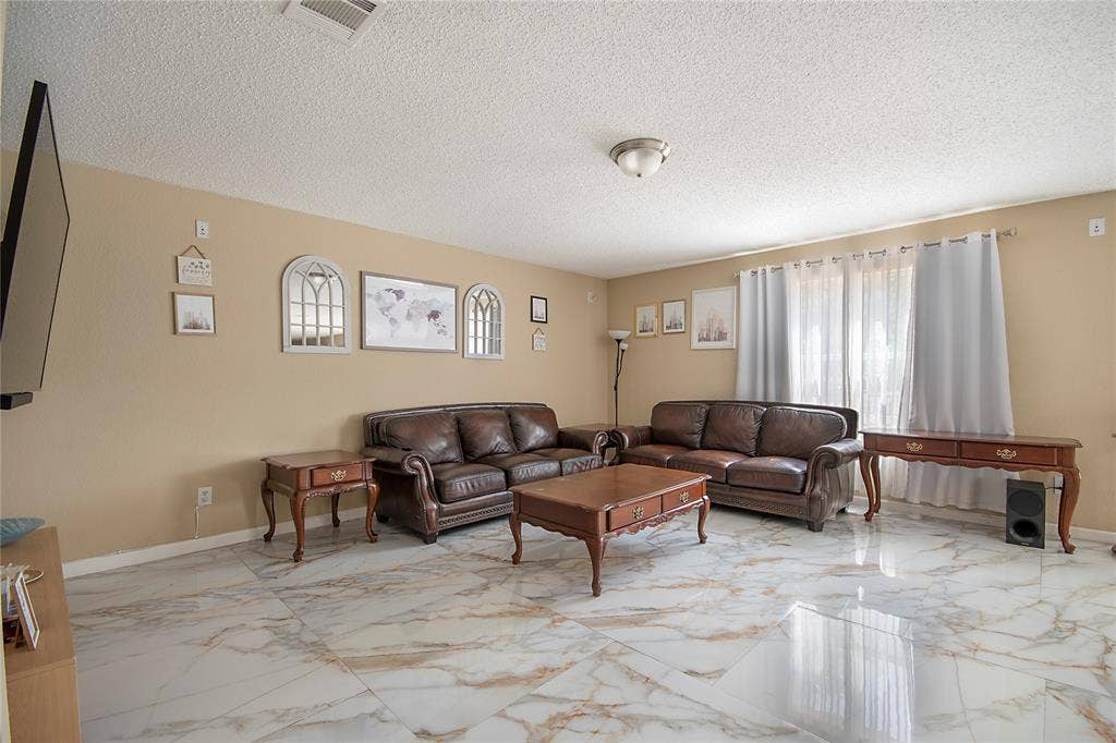 6659 Leaning Oaks Street, Dallas, TX 75241 6659 Leaning Oaks Street, Dallas, TX 75241