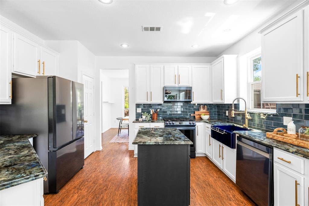 1702 Leander Court, Allen, TX 75002 1702 Leander Court, Allen, TX 75002