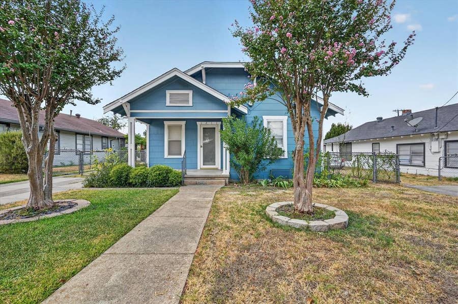 Property photo for 1211 S Montclair Avenue, Dallas, TX