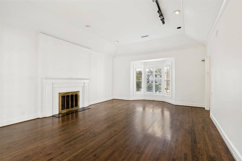 7739 SOUTHWESTERN Boulevard, Dallas, TX 75225 7739 SOUTHWESTERN Boulevard, Dallas, TX 75225