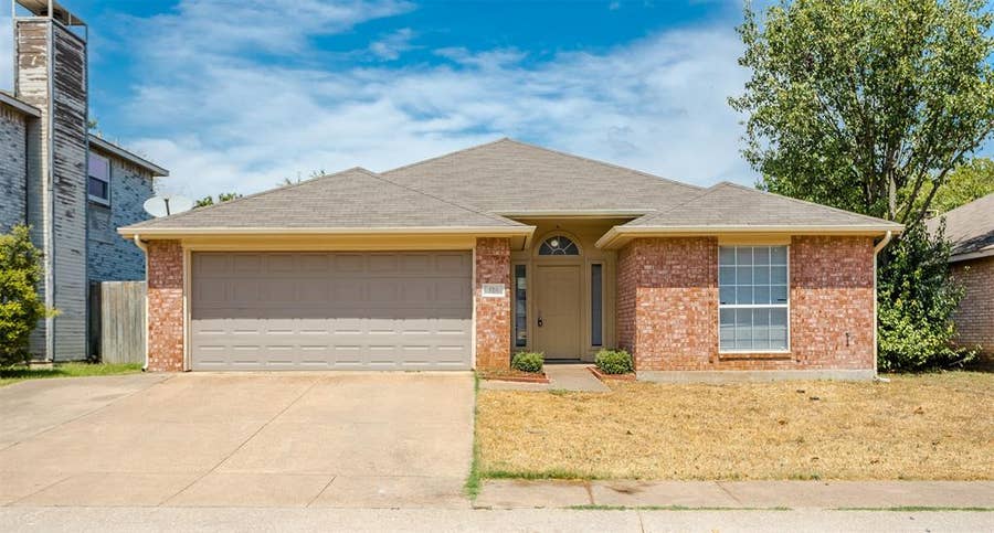 Property photo for 515 Alameda Avenue, Duncanville, TX