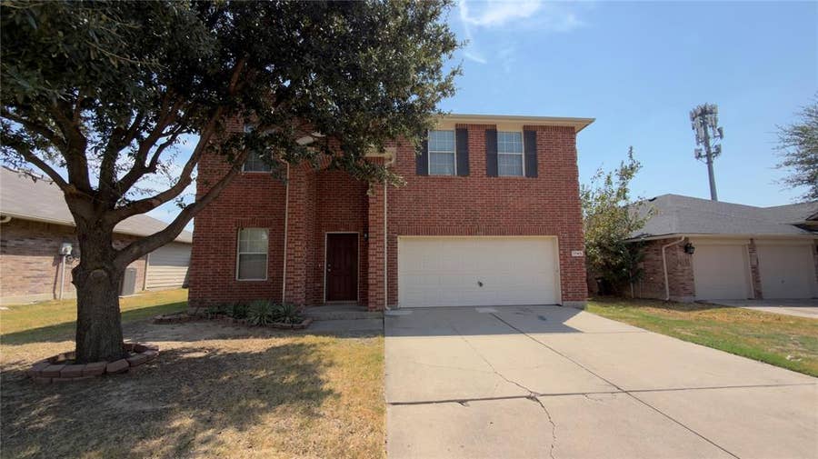 Property photo for 1740 Quail Springs Circle, Fort Worth, TX