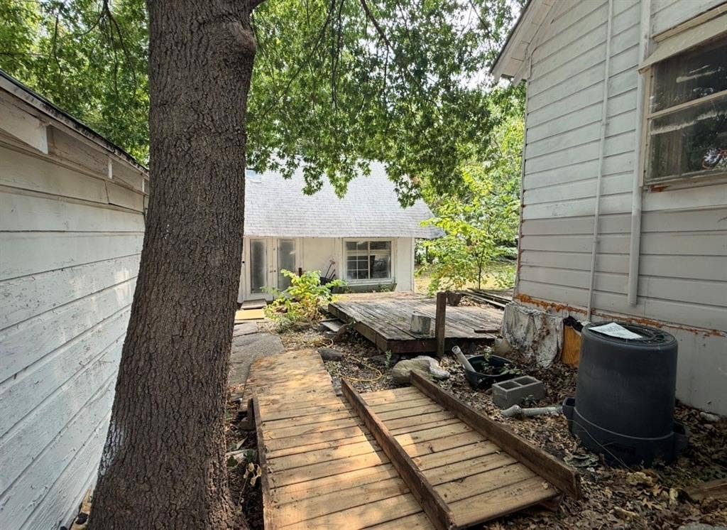 1018 N College Street, McKinney, TX 75069 1018 N College Street, McKinney, TX 75069