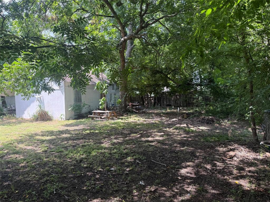 1018 N College Street, McKinney, TX 75069 1018 N College Street, McKinney, TX 75069