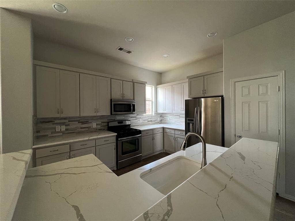 9405 Drovers View Trail, Fort Worth, TX 76131 9405 Drovers View Trail, Fort Worth, TX 76131