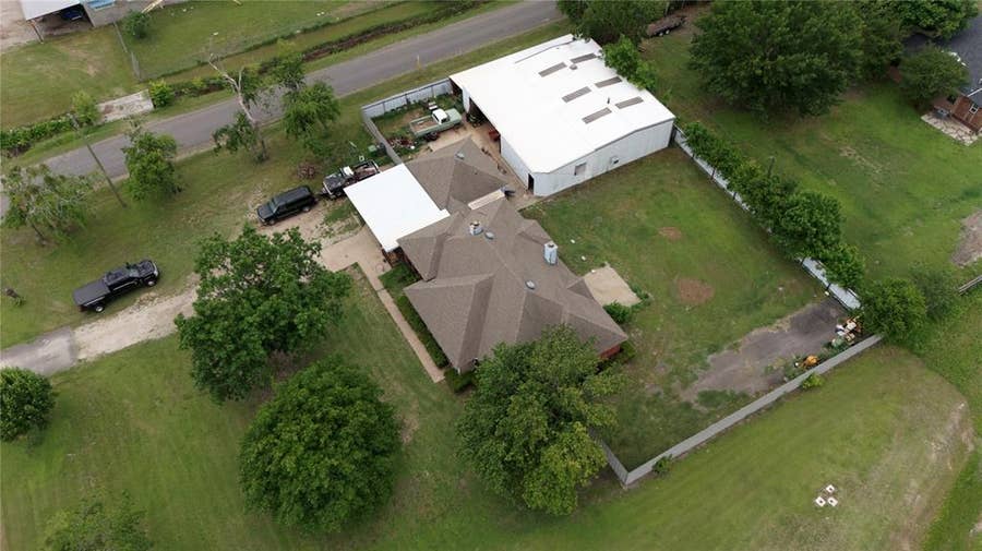 Property photo for 601 Houston School Road, Red Oak, TX