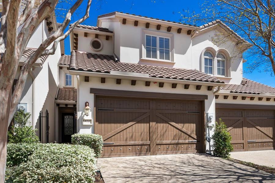 Property photo for 14737 Stanford Court, Addison, TX
