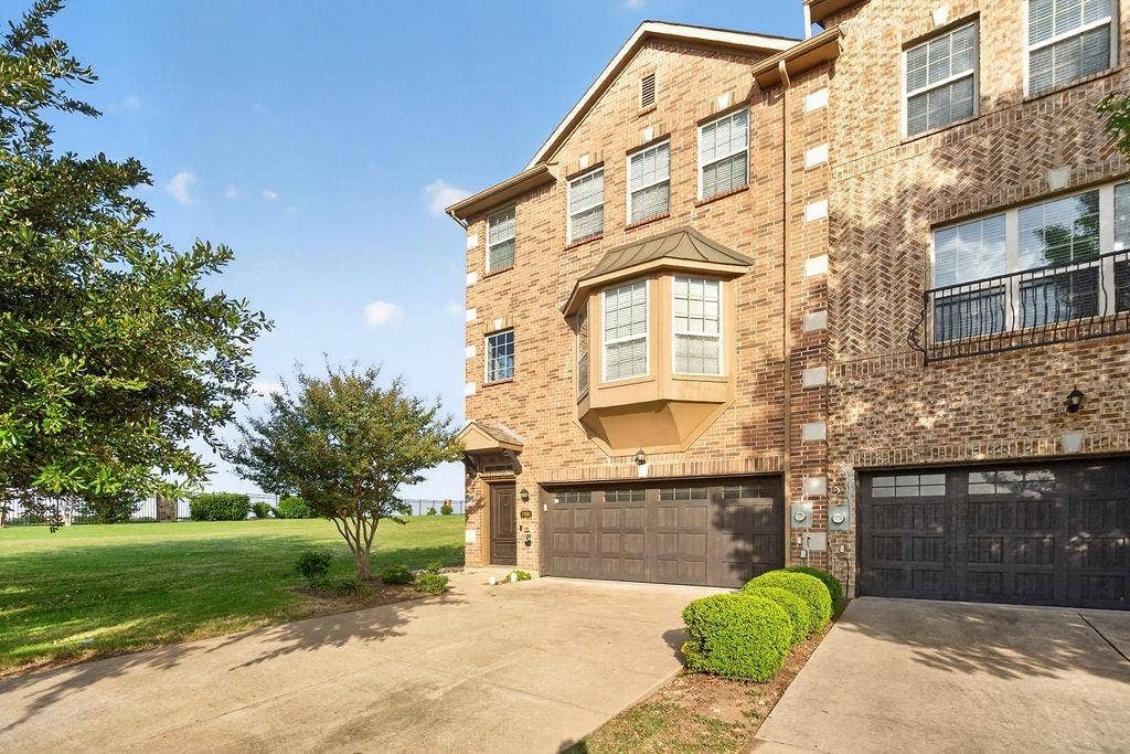 7880 Oxer Drive, Irving, TX 75063 7880 Oxer Drive, Irving, TX 75063