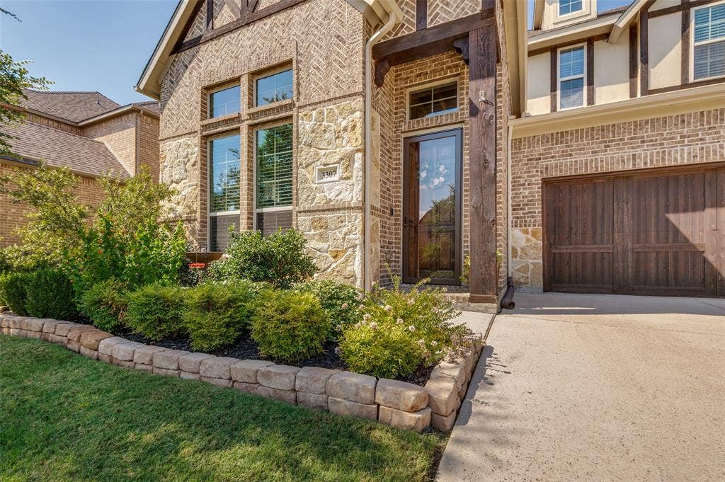 3307 Willow Brook Drive, Mansfield, TX 76063