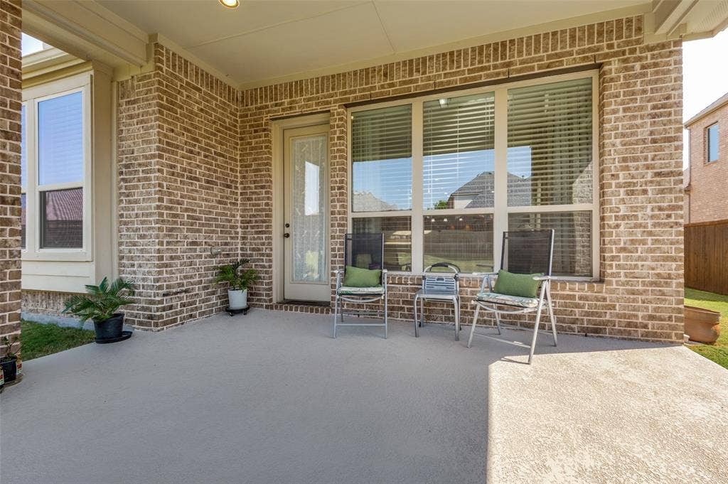 3307 Willow Brook Drive, Mansfield, TX 76063