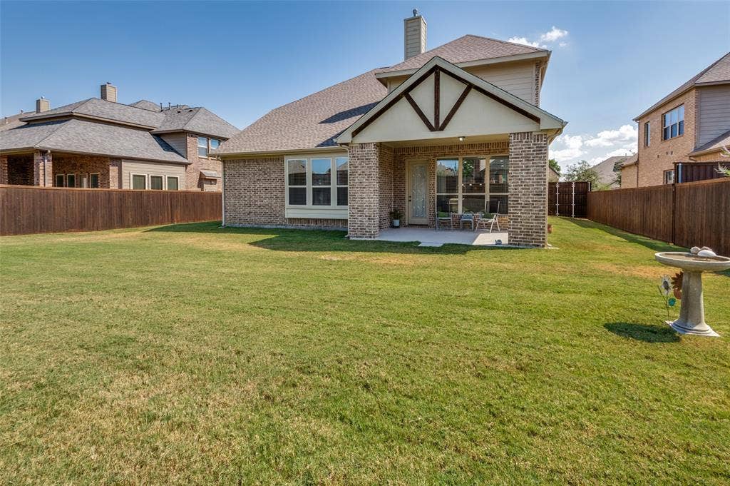 3307 Willow Brook Drive, Mansfield, TX 76063