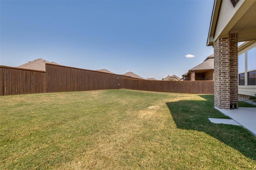 3307 Willow Brook Drive, Mansfield, TX 76063