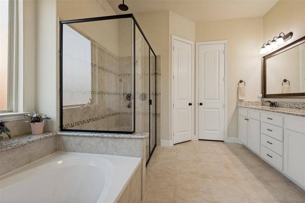 3307 Willow Brook Drive, Mansfield, TX 76063