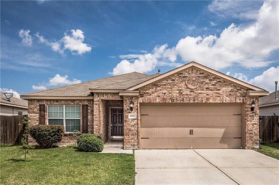 Property photo for 600 Noble Grove Lane, Fort Worth, TX