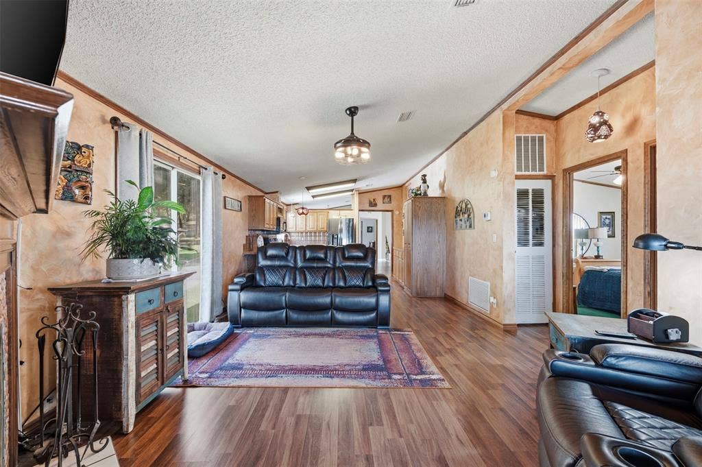 18404 Pine Drive, Eustace, TX 75124 18404 Pine Drive, Eustace, TX 75124