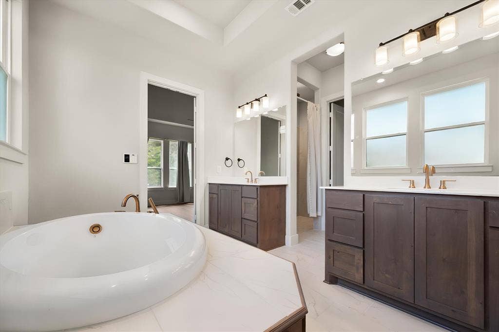 7850 Woodstream Road, Midlothian, TX 76065