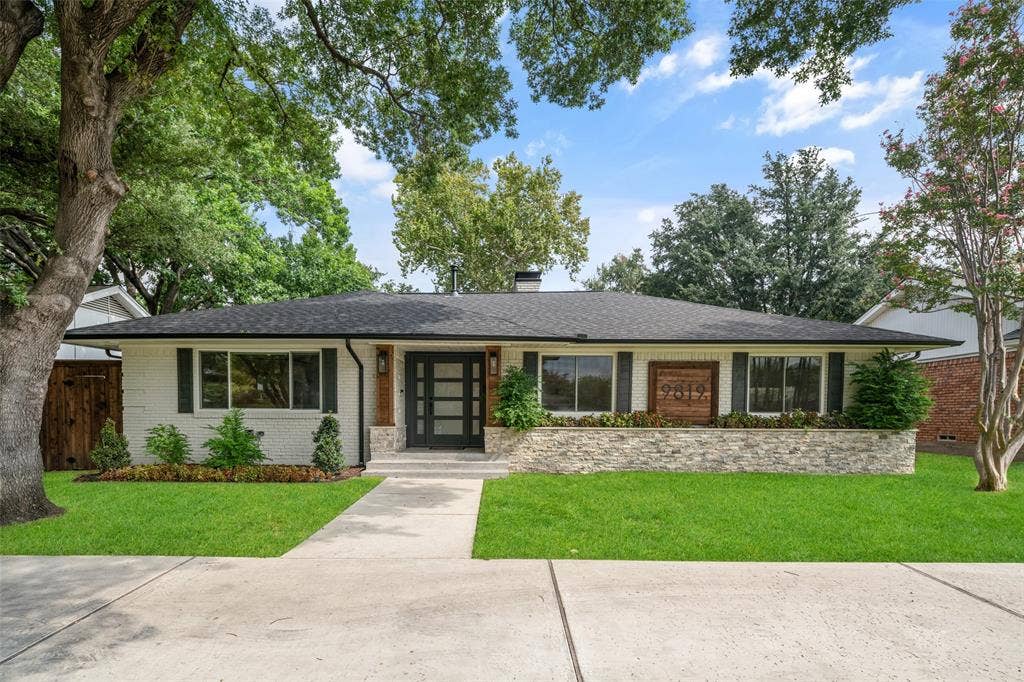 9819 Fitzroy Drive, Dallas, TX 75238 9819 Fitzroy Drive, Dallas, TX 75238