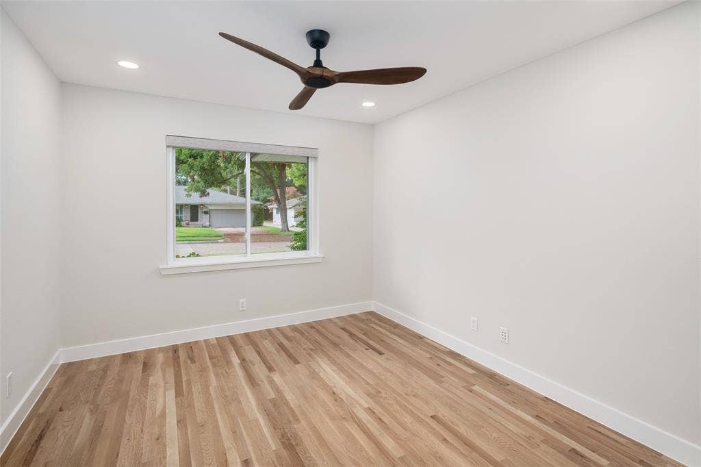 9819 Fitzroy Drive, Dallas, TX 75238 9819 Fitzroy Drive, Dallas, TX 75238