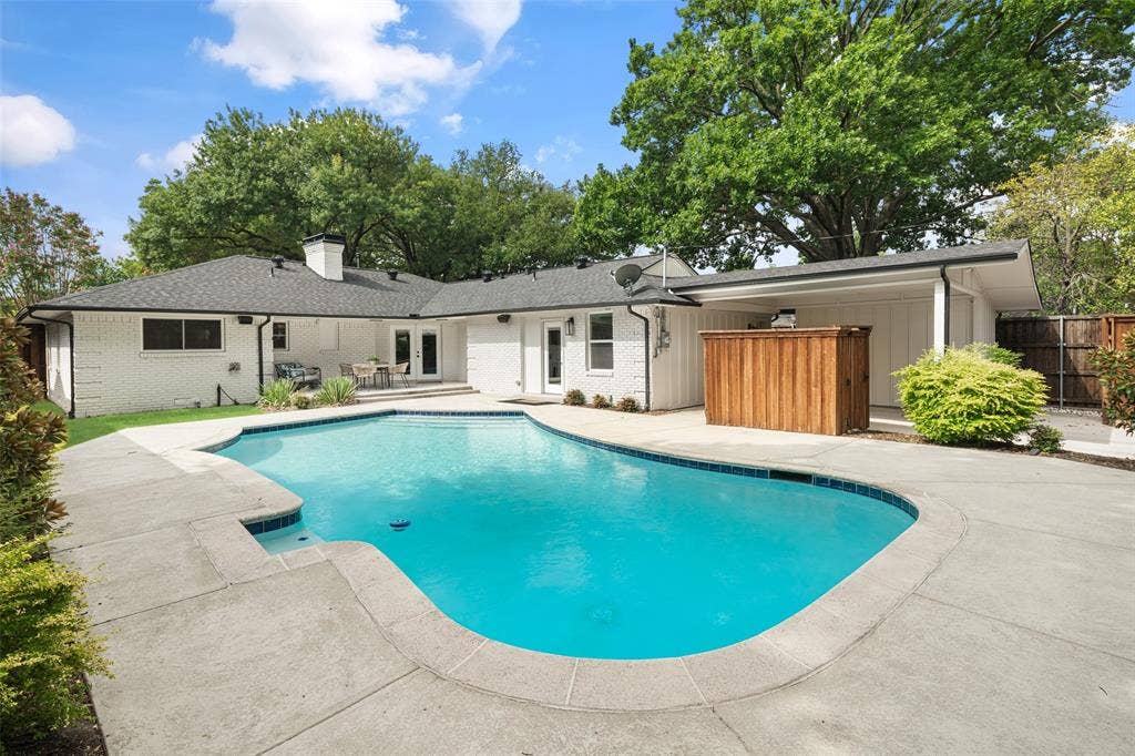 9819 Fitzroy Drive, Dallas, TX 75238 9819 Fitzroy Drive, Dallas, TX 75238