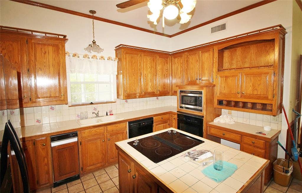 8150 Bob White Road, Waxahachie, TX 75167