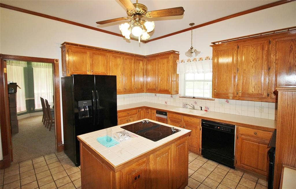 8150 Bob White Road, Waxahachie, TX 75167