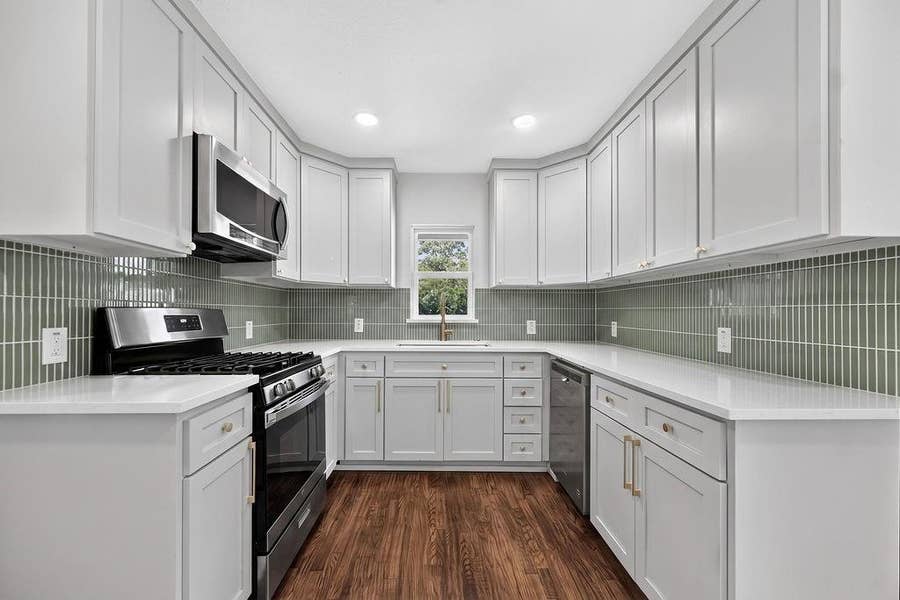 Property photo for 409 S Barnett Avenue, Dallas, TX
