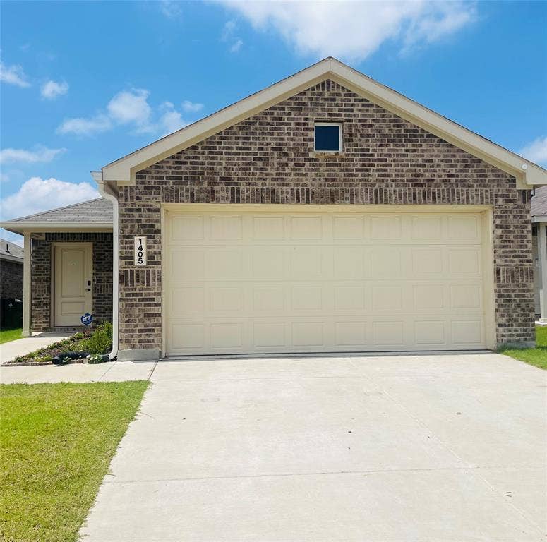 Property photo for 1405 Merlin Bluff Street, Forney, TX