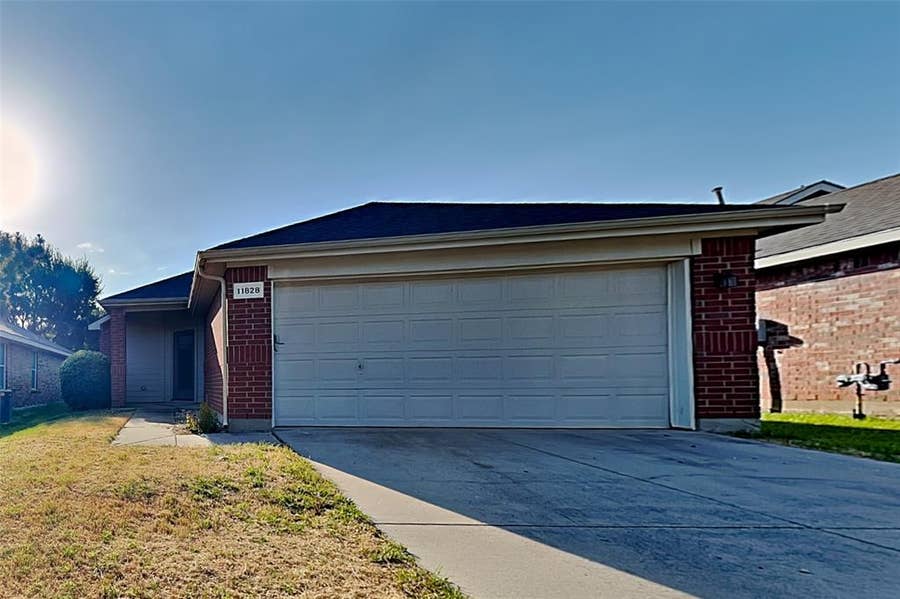 Property photo for 11828 Cottontail Drive, Fort Worth, TX