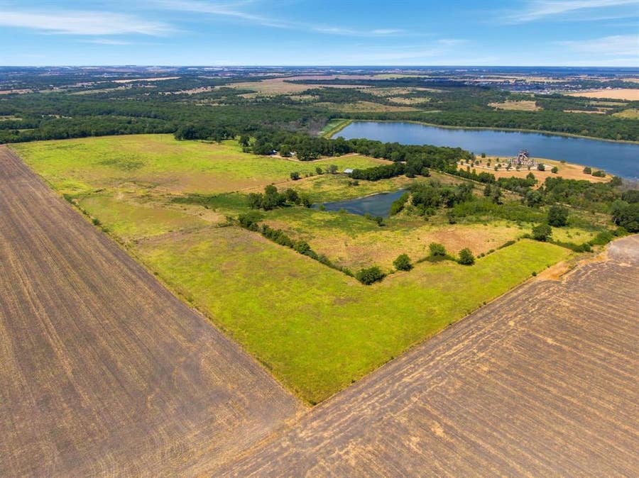 Property photo for 501 Chaparall Road, Ferris, TX