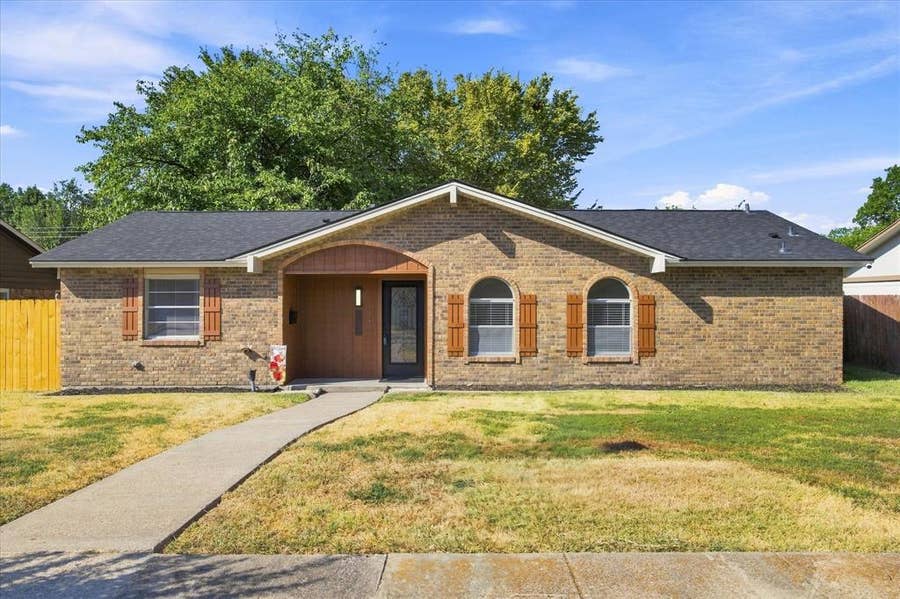 Property photo for 4811 Stallcup Drive, Mesquite, TX