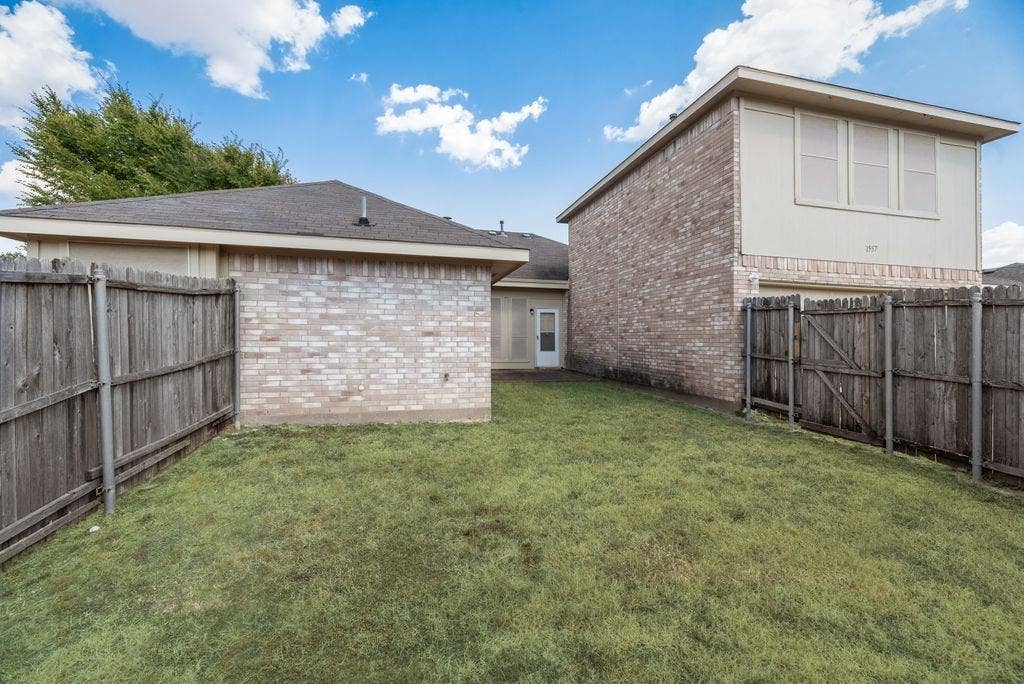 1557 Aberdeen Drive, Lancaster, TX 75134 1557 Aberdeen Drive, Lancaster, TX 75134