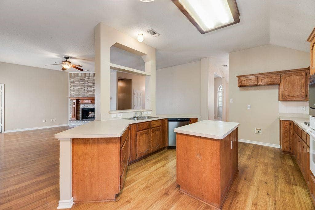 1557 Aberdeen Drive, Lancaster, TX 75134 1557 Aberdeen Drive, Lancaster, TX 75134