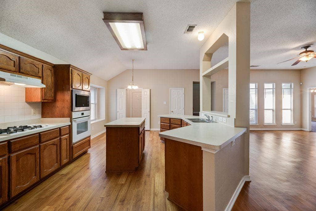 1557 Aberdeen Drive, Lancaster, TX 75134 1557 Aberdeen Drive, Lancaster, TX 75134