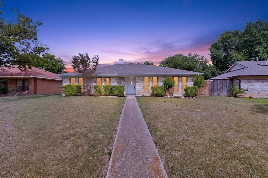 Property photo for 1302 N Yale Boulevard, Richardson, TX
